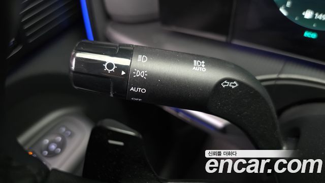 Hyundai Santafe 2025 — photo 32