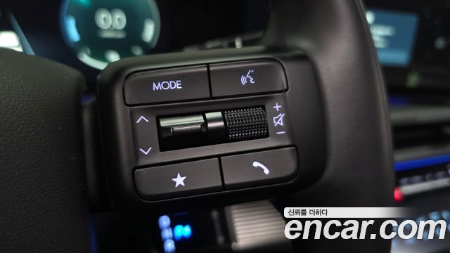 Hyundai Santafe 2025 — photo 33