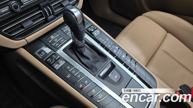 Porsche Macan 2021 — photo 9
