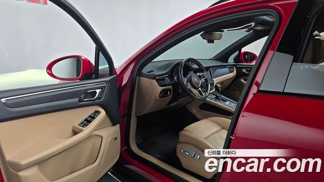 Porsche Macan 2021 — photo 10