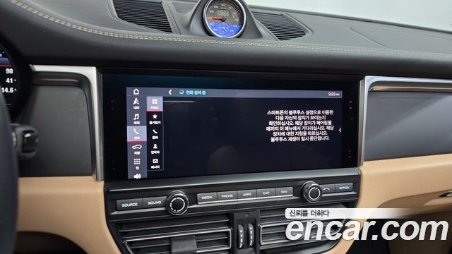 Porsche Macan 2021 — photo 15
