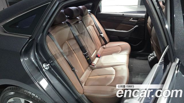 Hyundai Sonata 2018 — photo 17