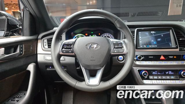 Hyundai Sonata 2018 — photo 19