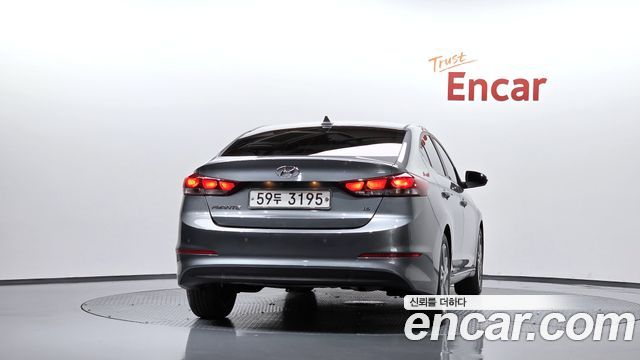 Hyundai AVANTE 2018 — photo 4