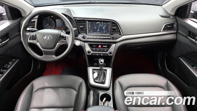 Hyundai AVANTE 2018 — photo 10