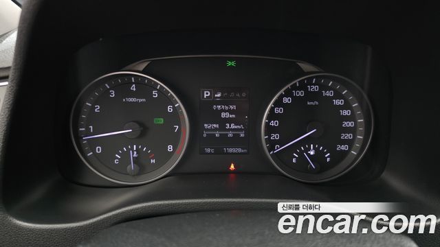 Hyundai AVANTE 2018 — photo 11