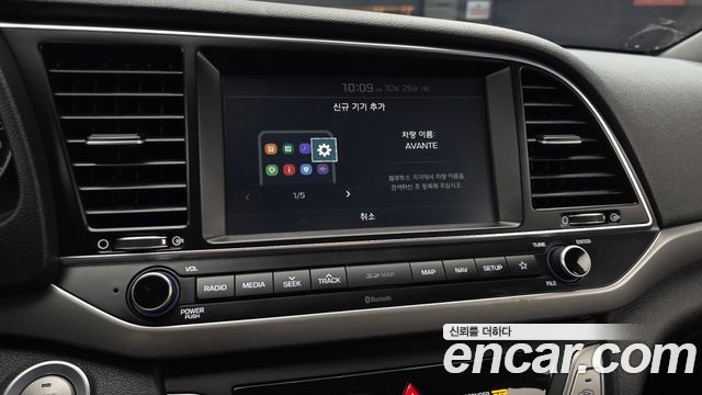 Hyundai AVANTE 2018 — photo 22