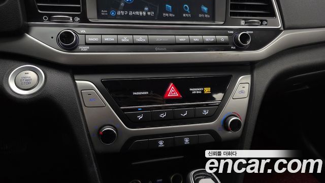 Hyundai AVANTE 2018 — photo 23