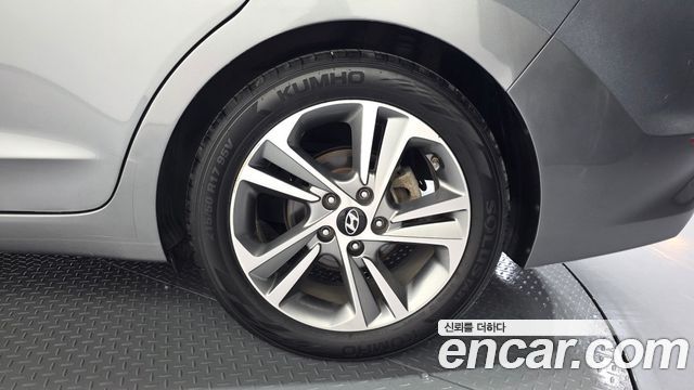 Hyundai AVANTE 2018 — photo 7