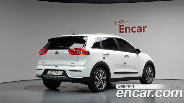Kia Niro 2018 — photo 2