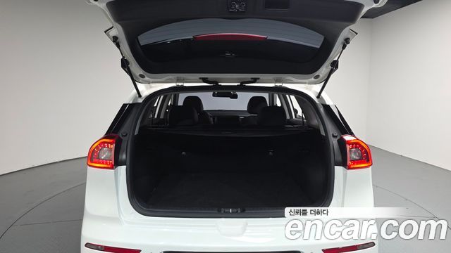 Kia Niro 2018 — photo 26