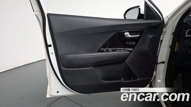 Kia Niro 2018 — photo 14