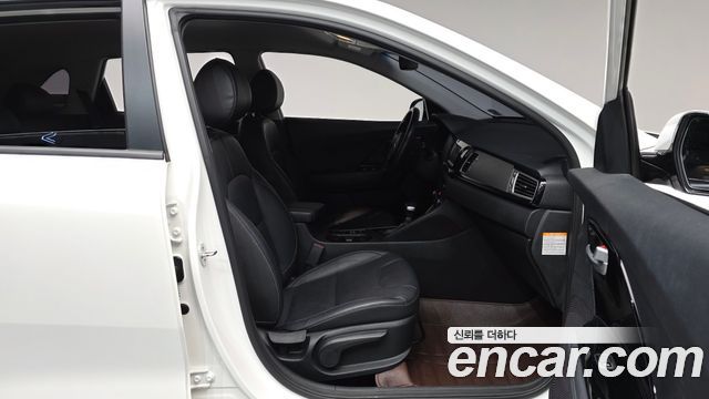 Kia Niro 2018 — photo 16