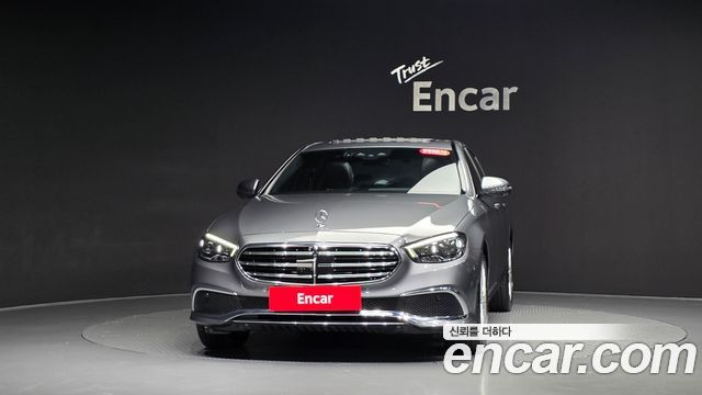 Mercedes-Benz E-Class 2022 — photo 3
