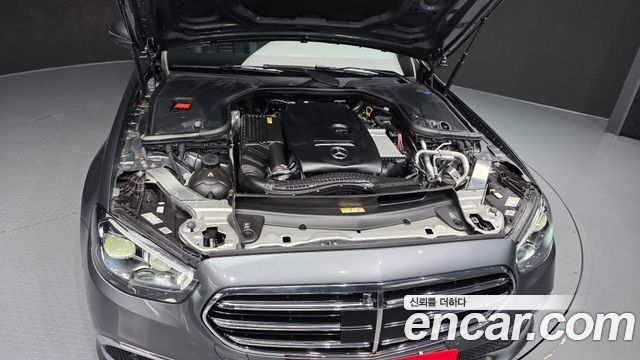 Mercedes-Benz E-Class 2022 — photo 6