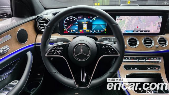Mercedes-Benz E-Class 2022 — photo 19