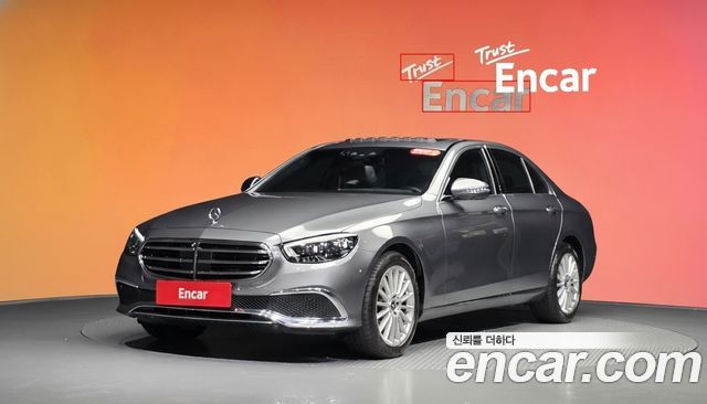 Mercedes-Benz E-Class 2022 — photo 1