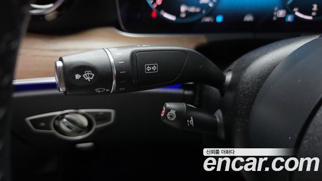 Mercedes-Benz E-Class 2022 — photo 28