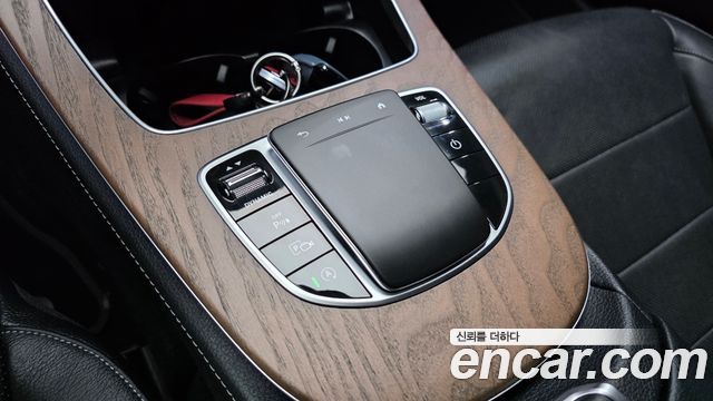Mercedes-Benz E-Class 2022 — photo 30