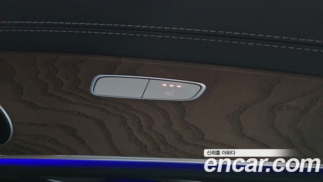 Mercedes-Benz E-Class 2022 — photo 31