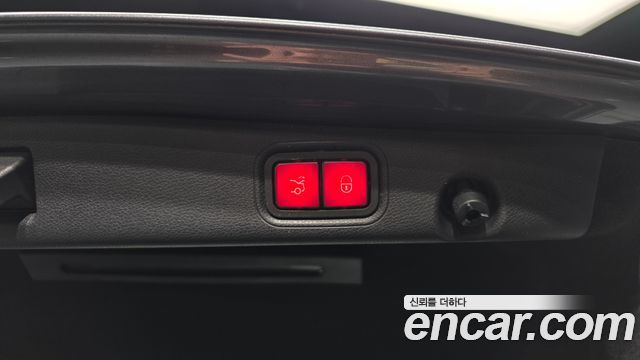 Mercedes-Benz E-Class 2022 — photo 34