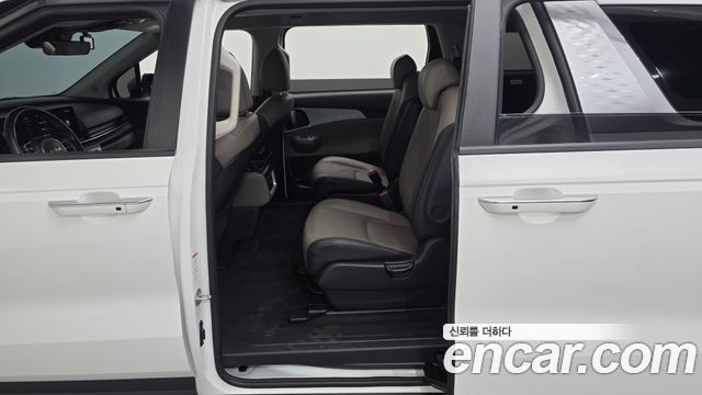 Kia Canival 2024 — photo 11