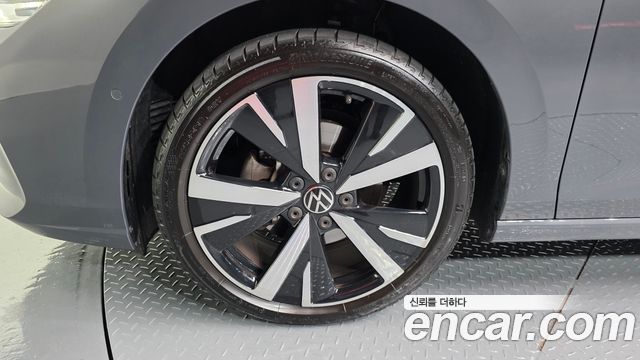 Volkswagen Golf 2025 — photo 5