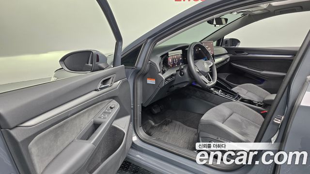 Volkswagen Golf 2025 — photo 13