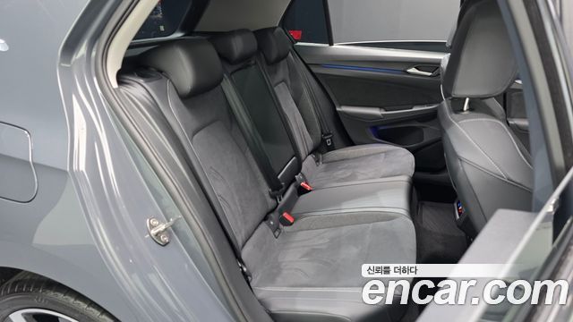 Volkswagen Golf 2025 — photo 17