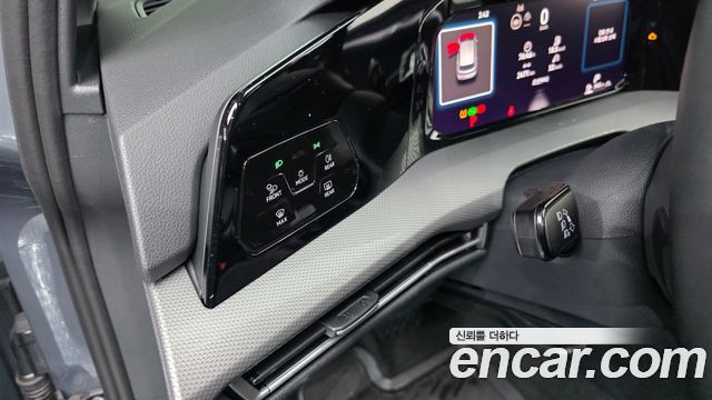 Volkswagen Golf 2025 — photo 24