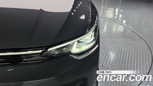 Volkswagen Golf 2025 — photo 8