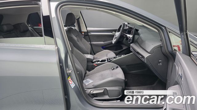 Volkswagen Golf 2025 — photo 16