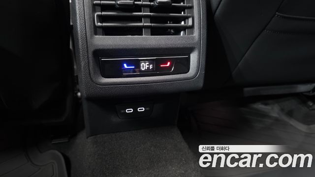 Volkswagen Golf 2025 — photo 29
