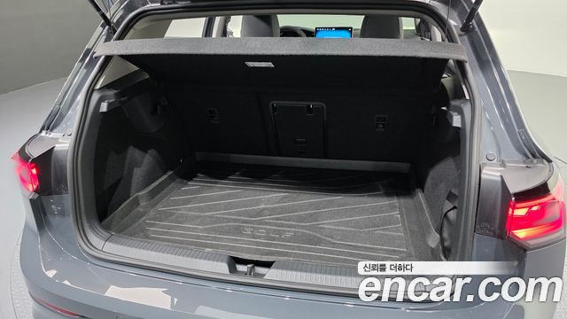 Volkswagen Golf 2025 — photo 33