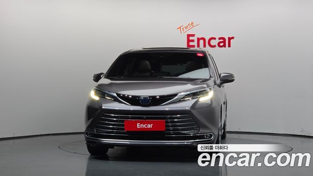 Toyota Sienna 2022 — photo 3