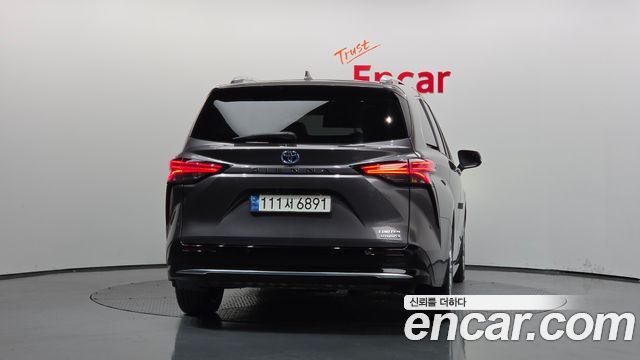 Toyota Sienna 2022 — photo 4