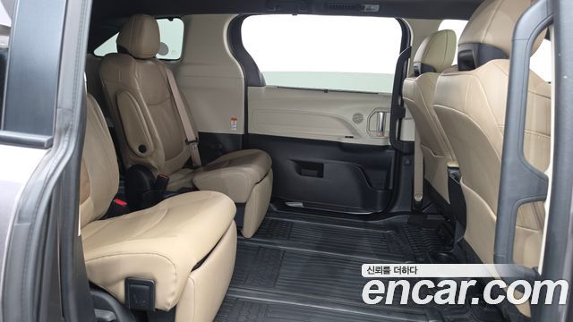 Toyota Sienna 2022 — photo 12