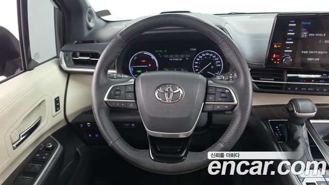 Toyota Sienna 2022 — photo 13
