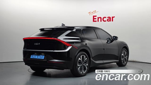 Kia EV6 2023 — photo 2