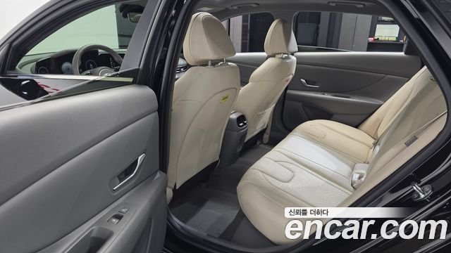 Hyundai AVANTE 2024 — photo 16
