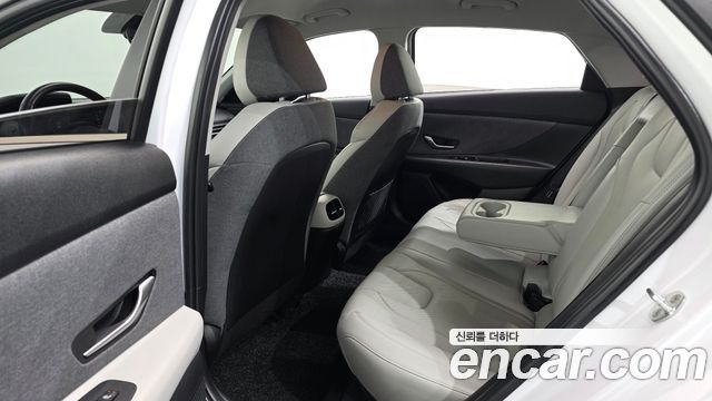 Hyundai AVANTE 2021 — photo 11