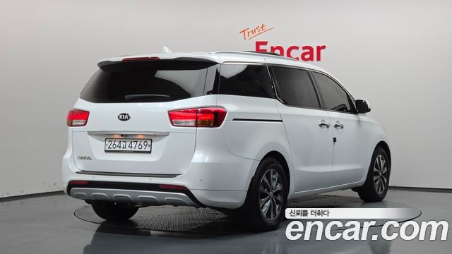Kia Canival 2018 — photo 2