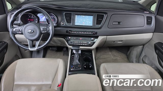 Kia Canival 2018 — photo 10