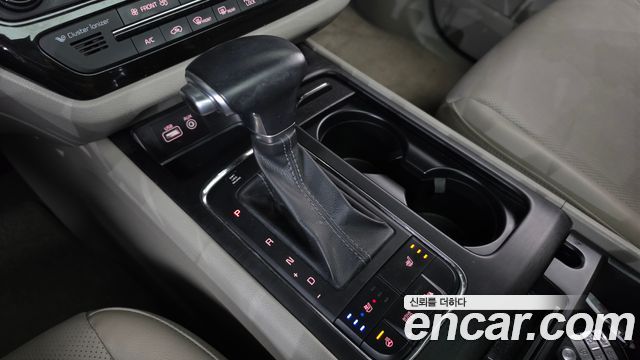 Kia Canival 2018 — photo 12