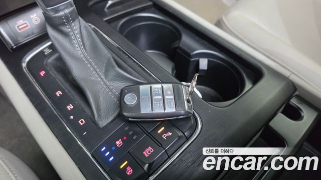 Kia Canival 2018 — photo 21