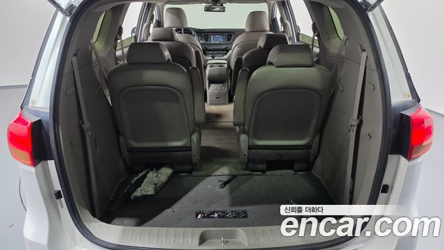 Kia Canival 2018 — photo 24