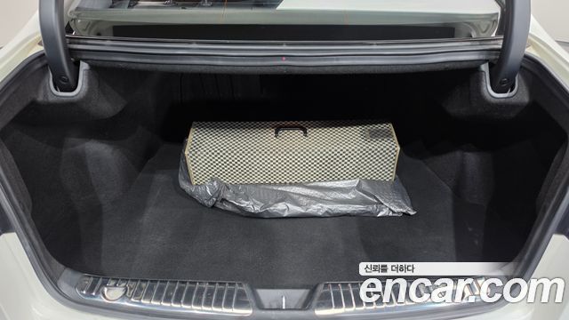 Kia K7 2016 — photo 23