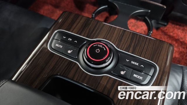 Kia K7 2016 — photo 24