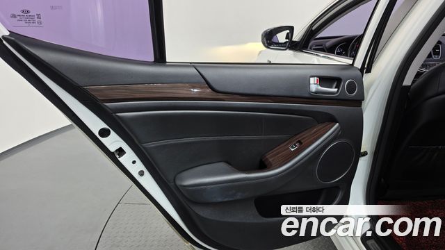 Kia K7 2016 — photo 15