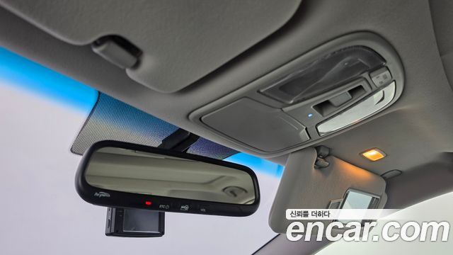 Kia K7 2016 — photo 27